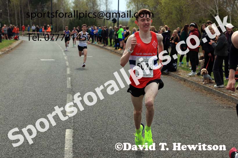 Senior mens relay, 2025 Elswick Harriers Good Friday Road Relays, Newburn, Newcastle upon Tyne. Photo: David T. Hewitson/Sports for All Pics